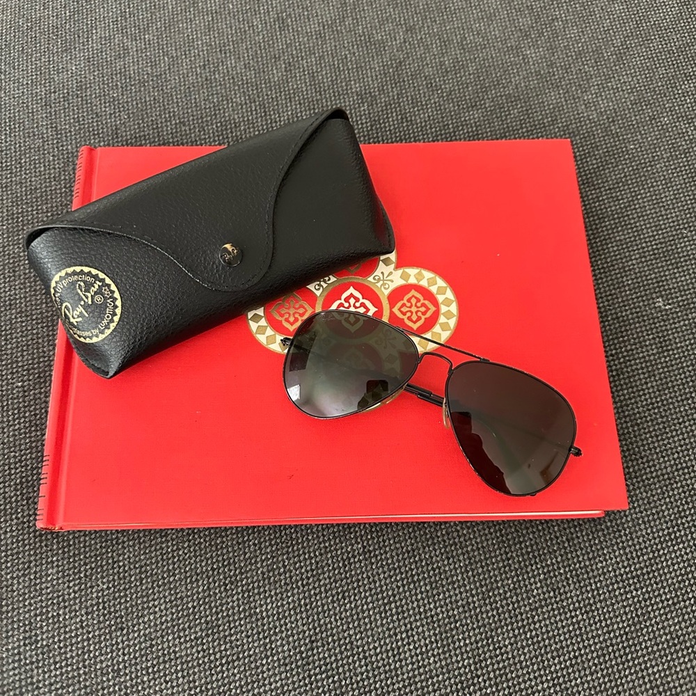 Ray-Ban Classic Black Aviators